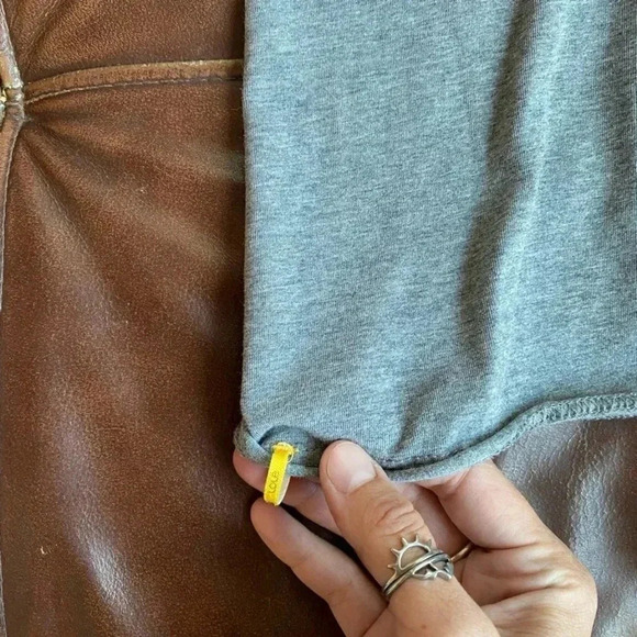 Lole Organic Cotton V Neck Tee Shirt Women’s S Closet Staple Basic Grey Casual - Picture 5 of 10